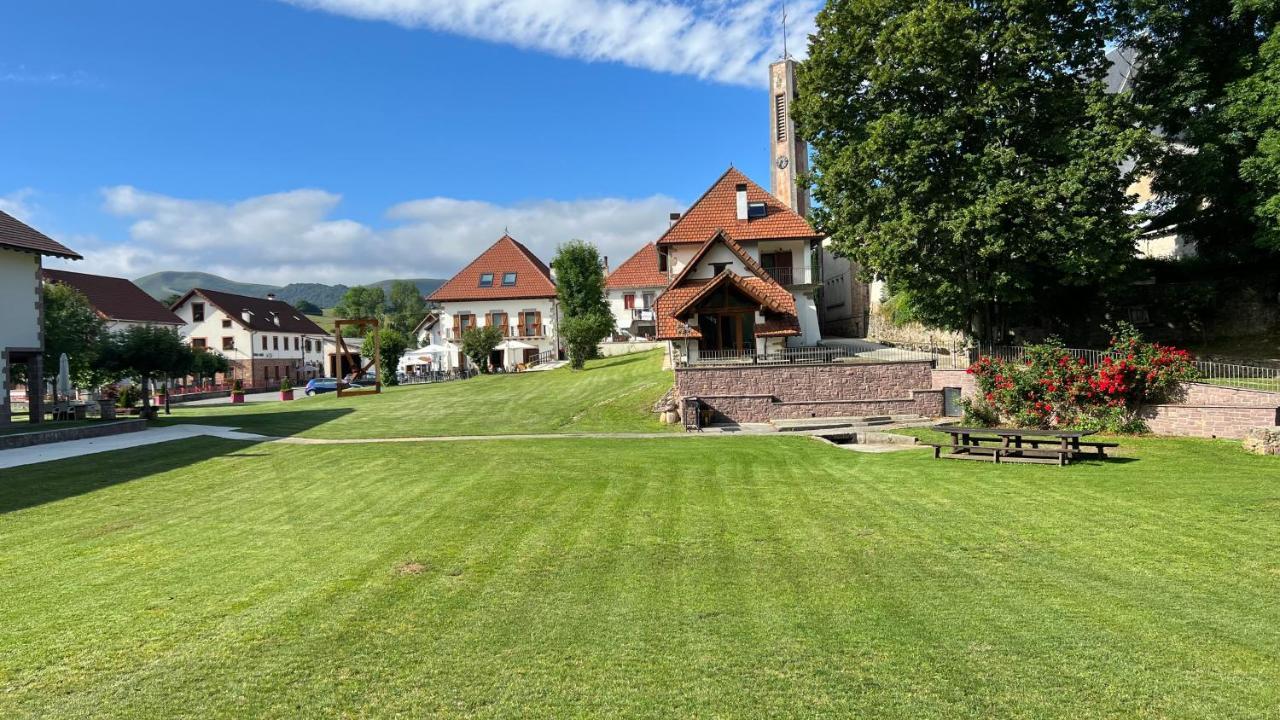 Casa Rural Roncesvalles Espinal-Auzperri Exteriör bild