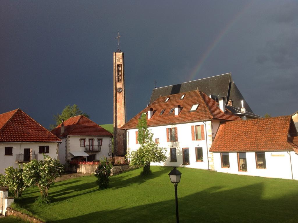 Casa Rural Roncesvalles Espinal-Auzperri Exteriör bild